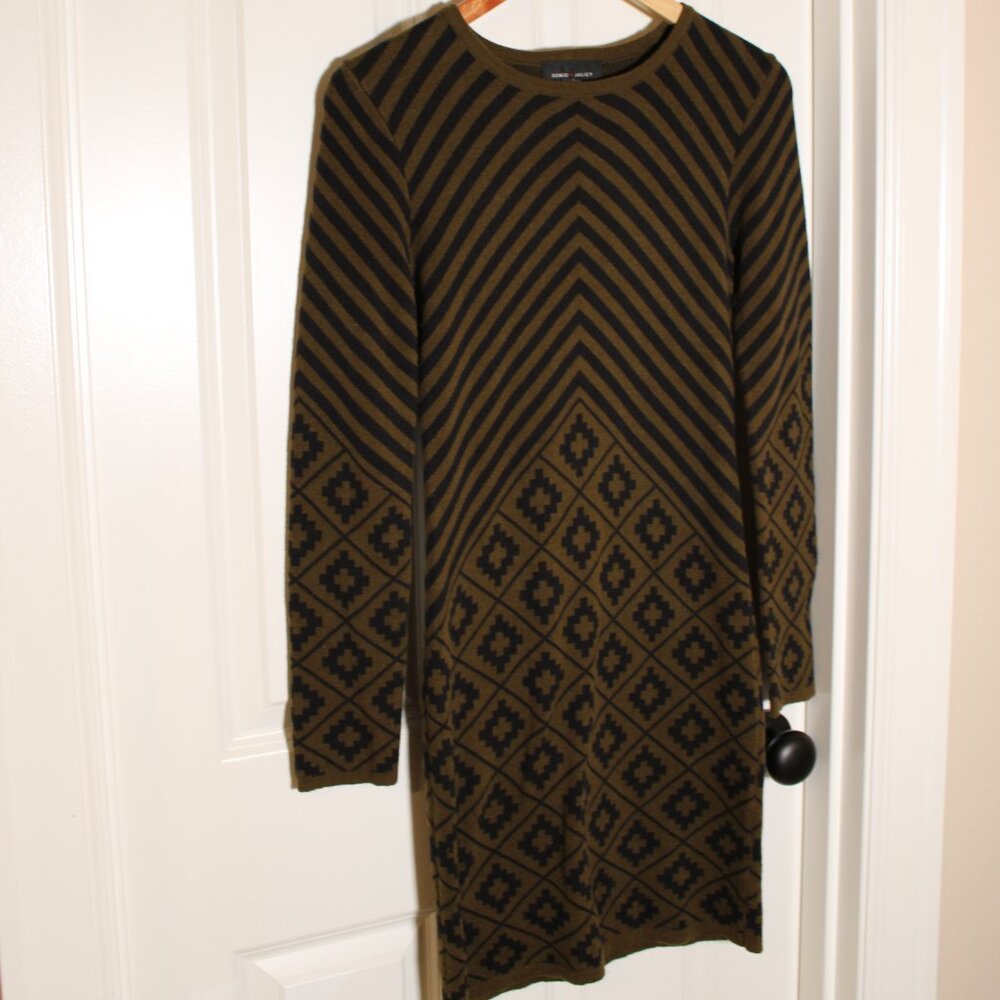 Knit Long sleeve bodycon patterned dress size small